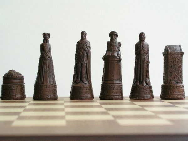 English and Scottish Chess Set - Image 2