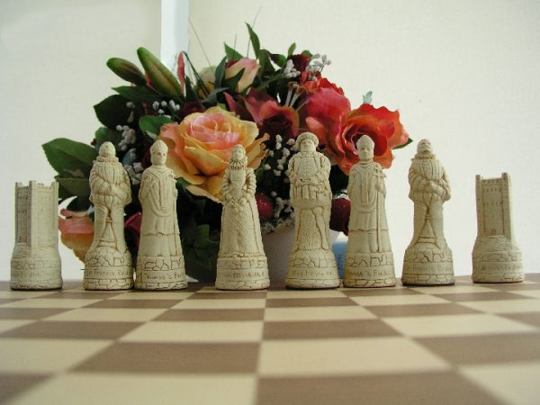 English and Scottish Chess Set - Image 3