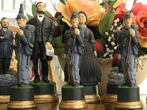Mascott Chess - Hand Painted American Civil War Chess Set - Image 9