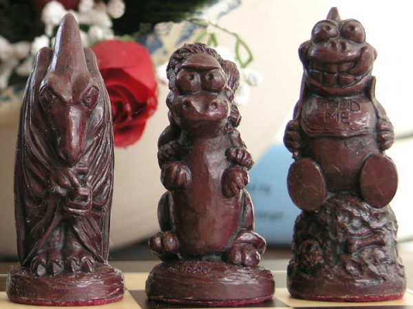 Berkeley Chess - Dinosaur Humour Chess Set - Image 6