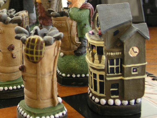 Mascott Chess - Golf Hand Painted Chess Set - Image 3