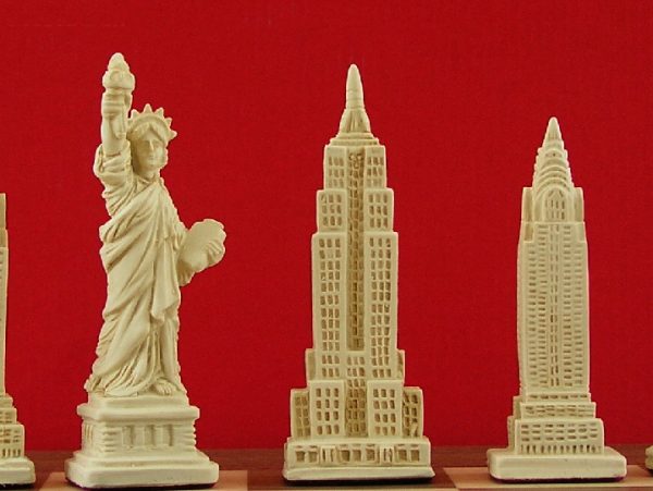 Berkeley Chess - New York Chess Set - Brown - Image 2