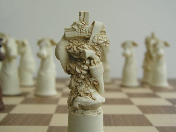 Berkeley Chess - Range Wars Chess Set - Image 5