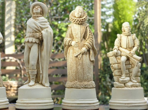 Mascott Chess - Christopher Columbus Chess Set - Image 10