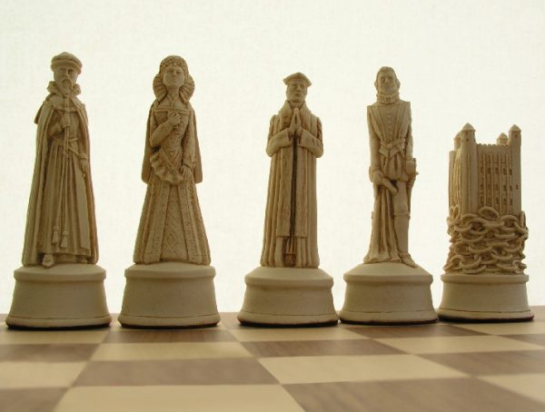Elizabethan Chess Set - Image 3