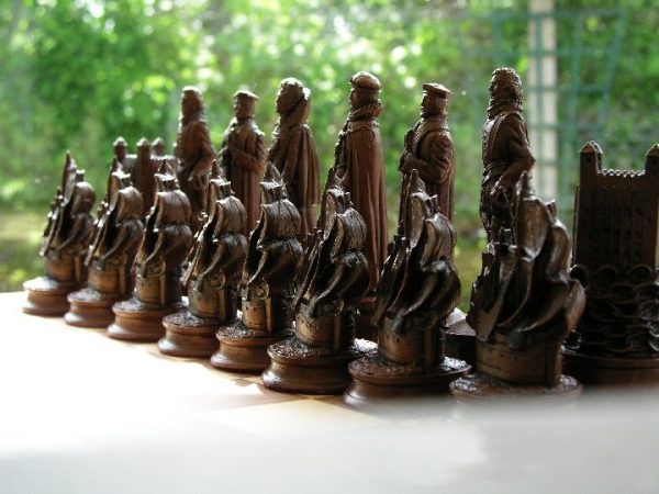 Elizabethan Chess Set - Image 6