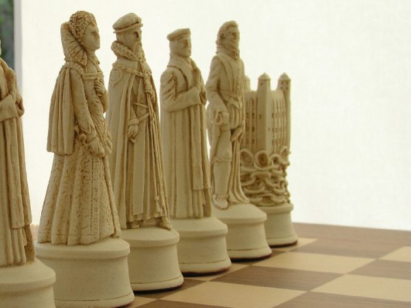 Elizabethan Chess Set - Image 10