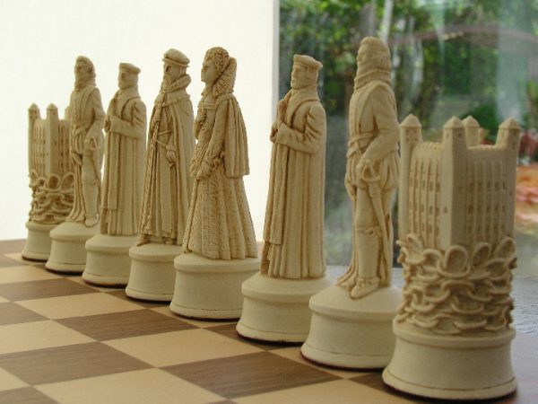 Elizabethan Chess Set - Image 11