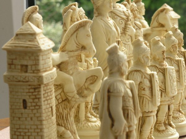 Berkeley Chess Ltd - Roman - Ivory and Brown
