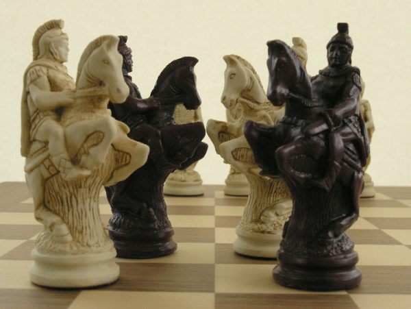 Berkeley Chess Ltd - Roman - Ivory and Brown - Image 10
