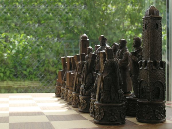 Henry VIII Chess Set - Image 2