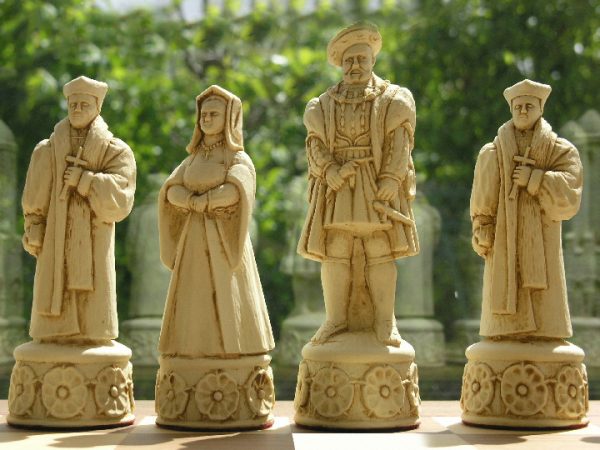 Henry VIII Chess Set - Image 3