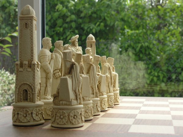 Henry VIII Chess Set - Image 10