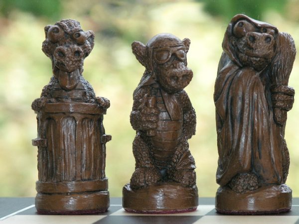 George and the Dragon Theme Chess Set - Image 2