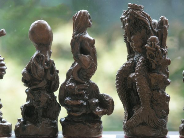 Berkeley Chess - Sea Life Chess Set - Brown - Image 2