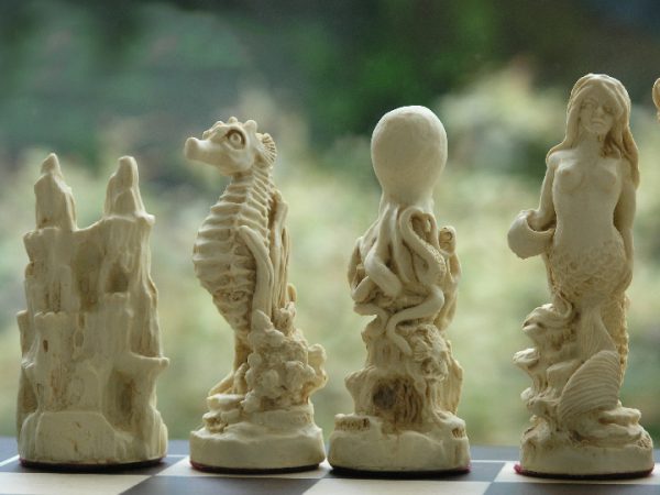 Berkeley Chess - Sea Life Chess Set - Brown - Image 5