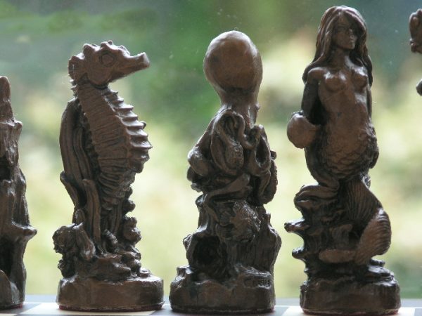Berkeley Chess - Sea Life Chess Set - Brown - Image 10