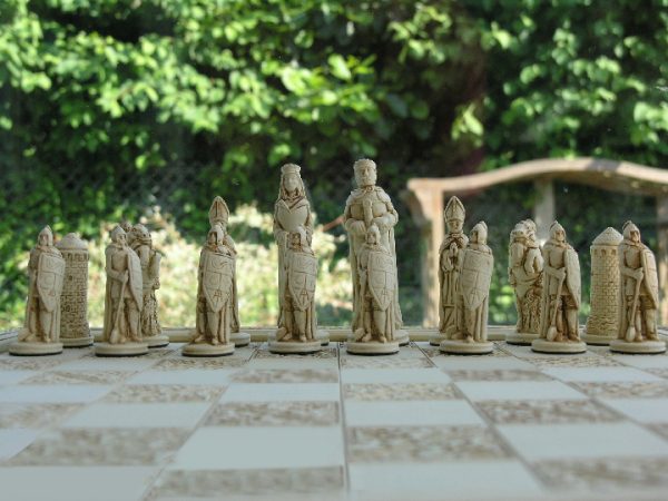 Berkeley Chess - Small Camelot Chess Set - Red - Image 3