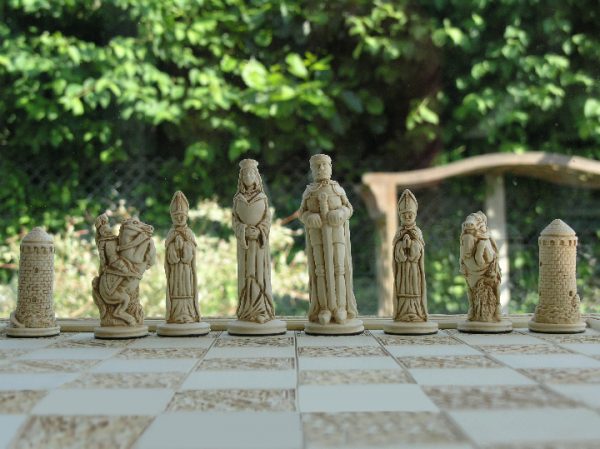 Berkeley Chess - Small Camelot Chess Set - Red - Image 4