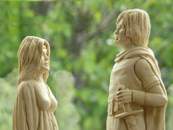 Berkeley Chess Ltd - Lord of the Rings Chess Pieces - Brown