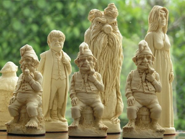Berkeley Chess Ltd - Lord of the Rings Chess Pieces - Brown - Image 5