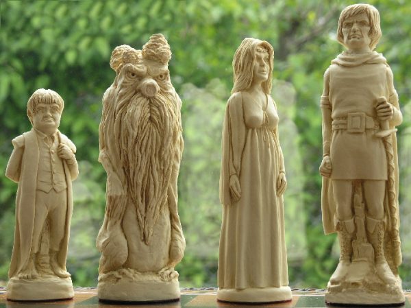 Berkeley Chess Ltd - Lord of the Rings Chess Pieces - Brown - Image 7