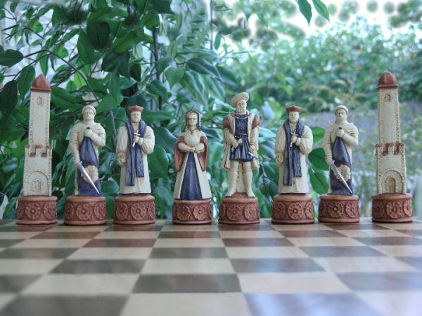 Henry VIII Hand Painted Chess Set - Image 4