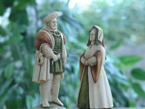 Henry VIII Hand Painted Chess Set - Image 11