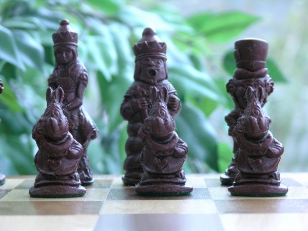 Alice in Wonderland Chess Set - Image 7