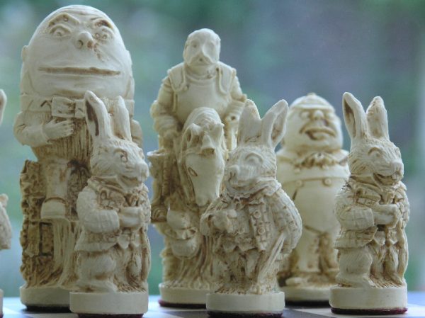 New Alice in Wonderland Chess Set