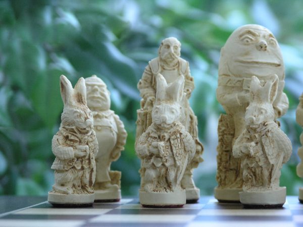 New Alice in Wonderland Chess Set - Image 5