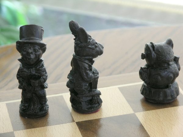 New Alice in Wonderland Chess Set - Image 8