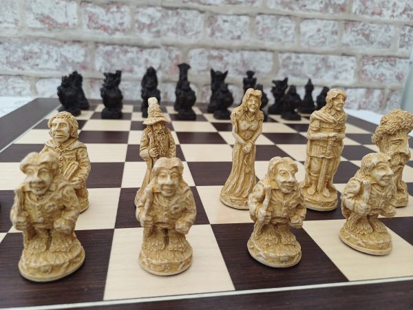 Berkeley Chess - Lord of the Rings Chess Set - Small - Image 7