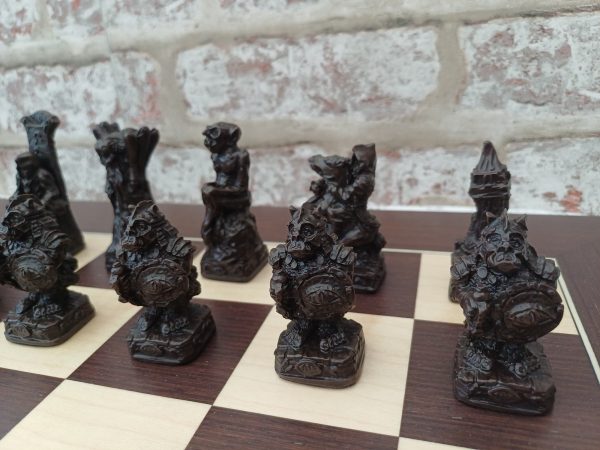 Berkeley Chess - Lord of the Rings Chess Set - Small - Image 8
