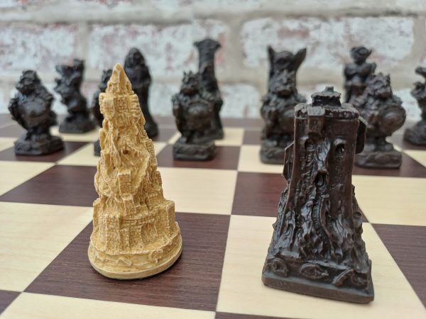 Berkeley Chess - Lord of the Rings Chess Set - Small - Image 10