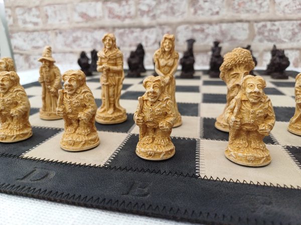 Berkeley Chess - Lord of the Rings Chess Set - Small - Image 3
