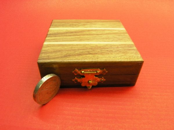 Peg Travel 3 inches x 3 inches Chess Set - Image 9