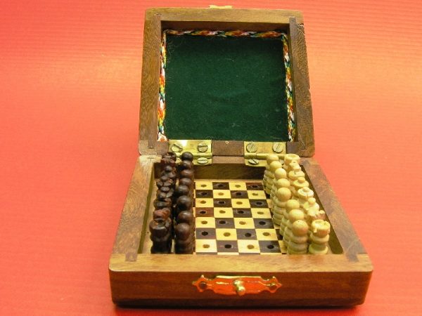 Peg Travel 3 inches x 3 inches Chess Set - Image 10