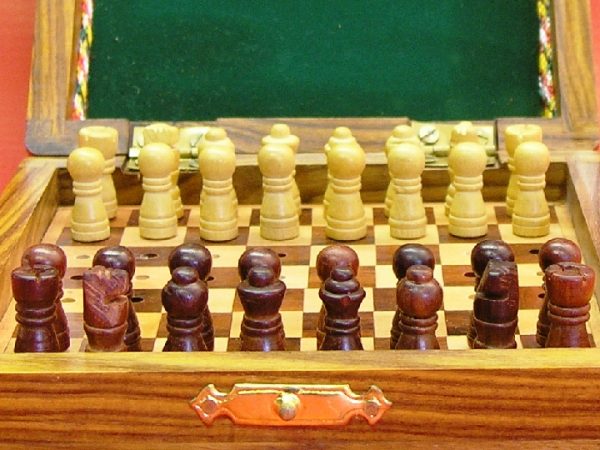 Square Peg Travel 4 inch x 4 inch Chess Set