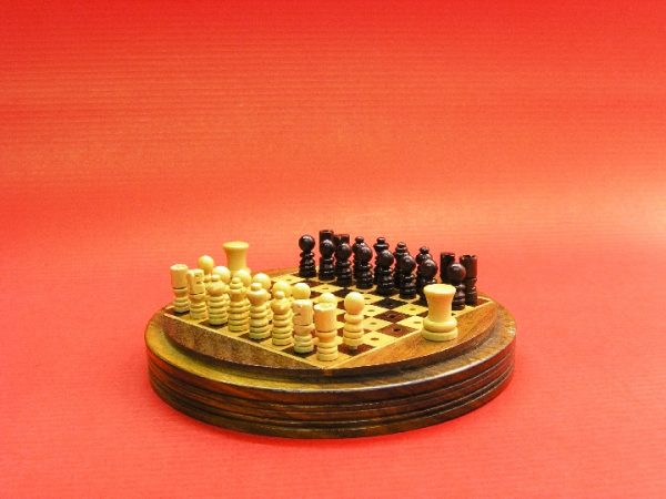 Round Travel 5 inches Diameter Chess Set - Image 6
