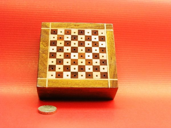 Square Travel 4 x 4 with side drawer Chess Set - Image 4