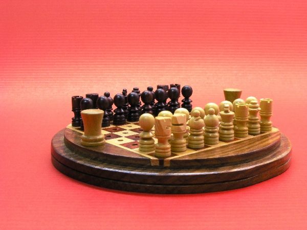 Round Travel 6 inches Diameter Chess Set - Image 3