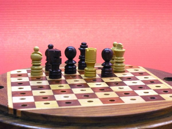 Round Travel 6 inches Diameter Chess Set - Image 4