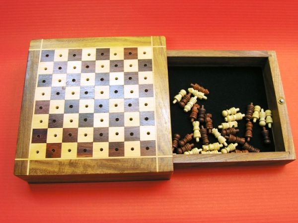Pegged Travel - 6 inches x 6 inches Chess Set - Image 4