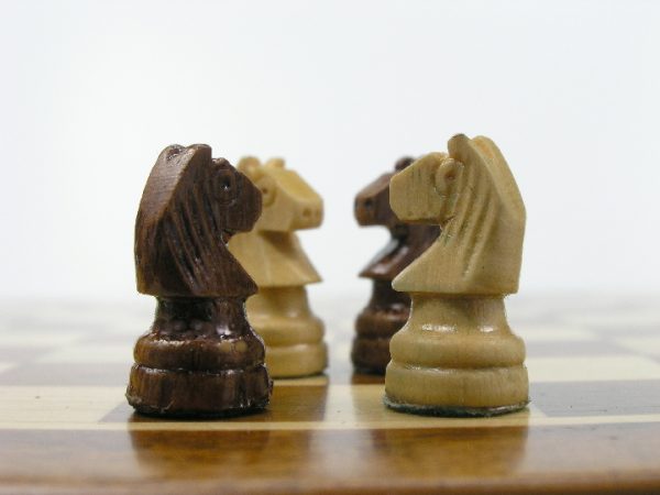 Quality Magnetic 7.5 inches x 7.5 inches Chess Set - Image 3