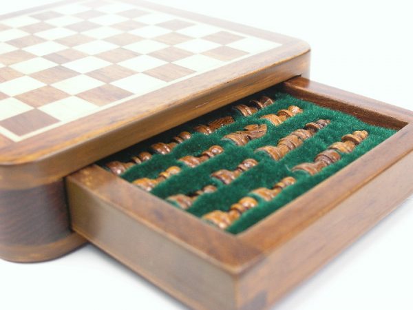 Quality Magnetic 7.5 inches x 7.5 inches Chess Set