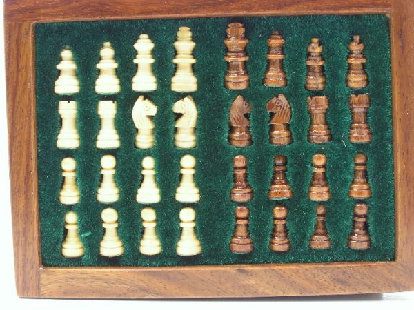 Quality Magnetic 7.5 inches x 7.5 inches Chess Set - Image 5