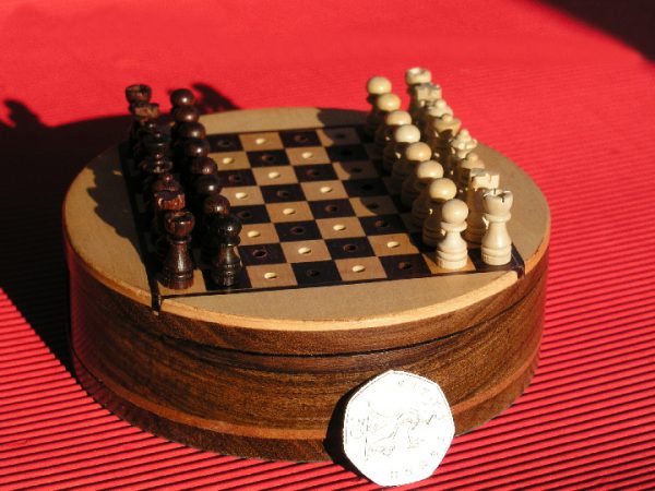 Pegged with Moon Drawer 5 inches Round Chess Set - Image 5