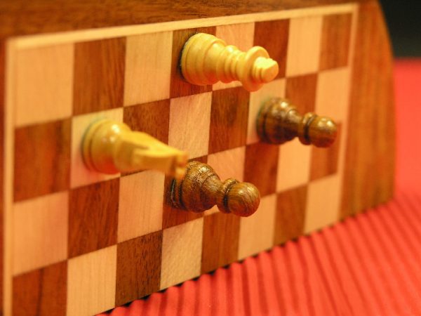Half Moon Magnetic 9 Inch Dia. Chess Set - Image 3