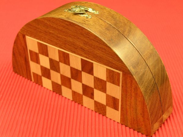 Half Moon Magnetic 9 Inch Dia. Chess Set